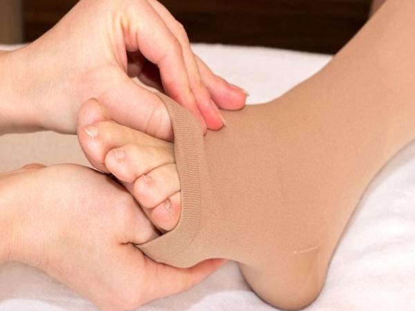 علاج تورم القدمين لمريض السكر متى تزور الطبيب؟ ميديكال واي medicalway